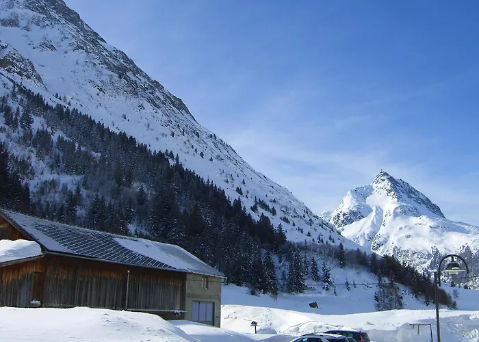 Valluela Guest house